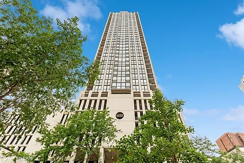 1122 N Clark St Photo 1 1122 N Clark St Photo 1