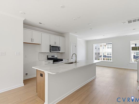 4th image of 2407 Flora Blvd