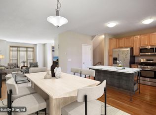 739 Victoria St S, Saint Paul, MN 55102