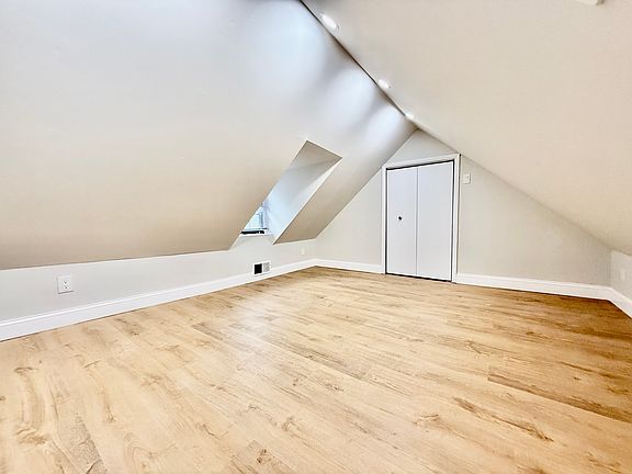 2nd image of 1005 Frankford Ave