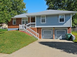 805 N Arnold Ave, Harrisonville, MO 64701
