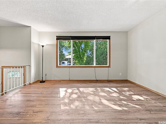 5th image of 843 N McIntosh STREET