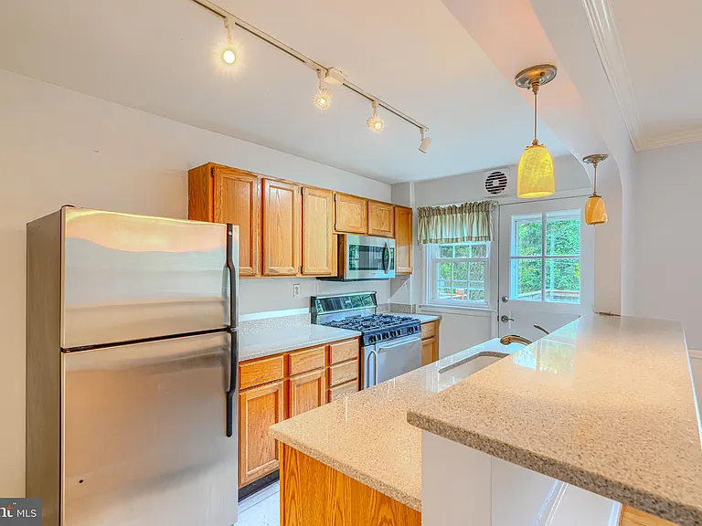 372 Old Trail Rd — Photo 9
