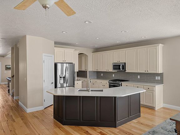 5th image of 1456 Firelight Way