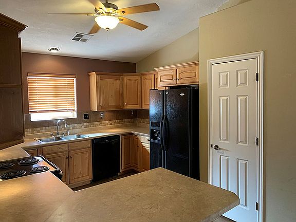 Fan and Under cabinet lights