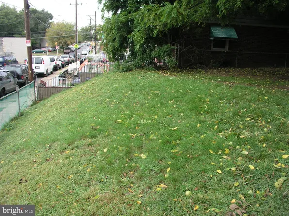 6422 Tulip St, Philadelphia, PA 19135