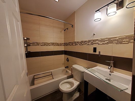 5th image of 2805 29th St #1