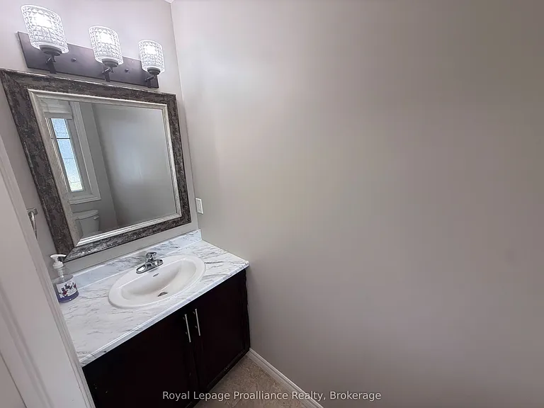 77 Mountain Ash Dr — Photo 10