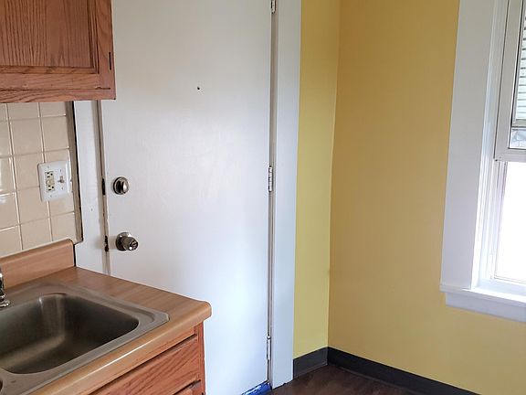 3rd image of 6909 Denison Ave #Dn