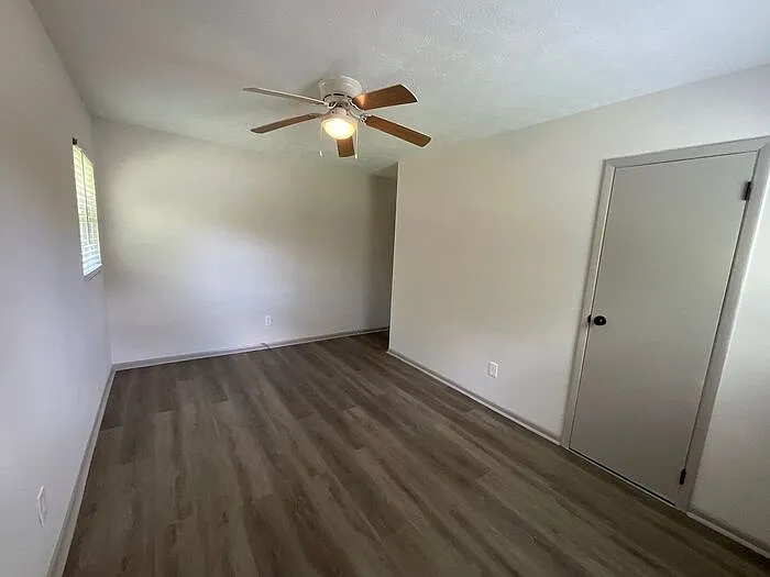 8919 Yarmouth Dr — Photo 22