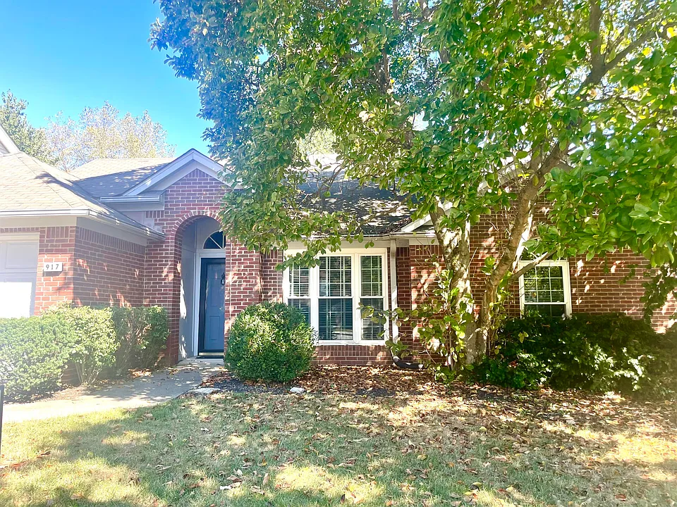 917 Palomino Ln
