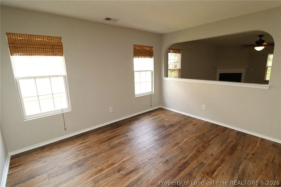 4 bed, 2.5 bath, 2542 sqft, $2,250 — Photo 4