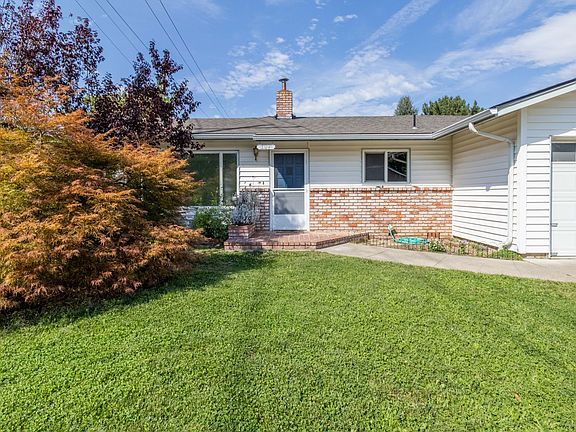 3rd image of 101 Hickory Dr
