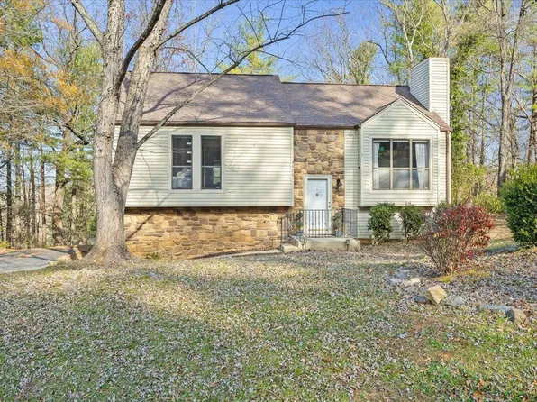 4579 Summerset Dr, Roanoke, VA 24018