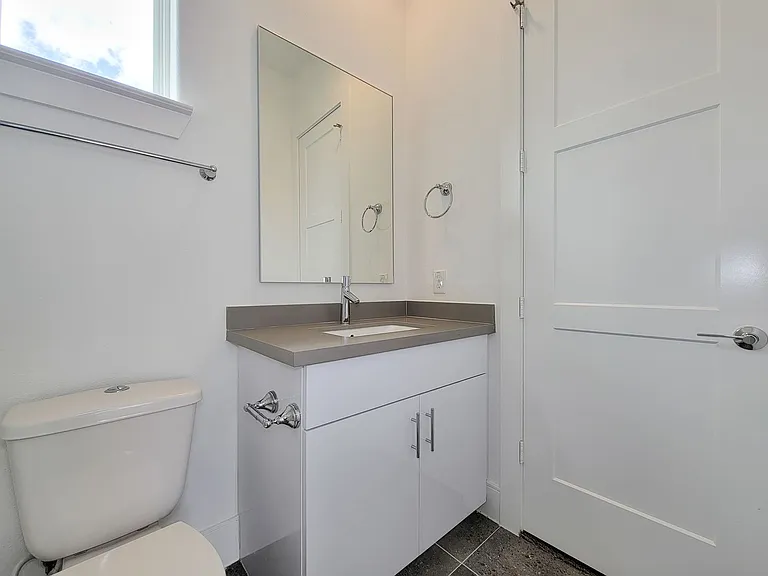 9 N Saint Charles St #B — Photo 22