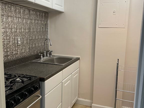 4th image of 1021 Arlington Blvd APT 517