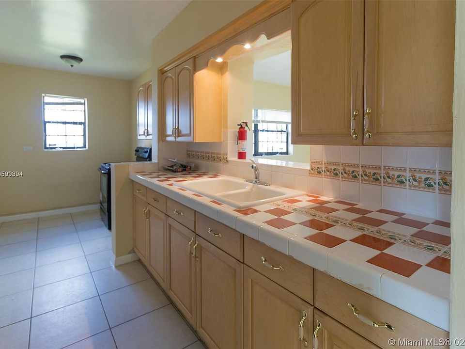 1st image of 1071 Little River Dr