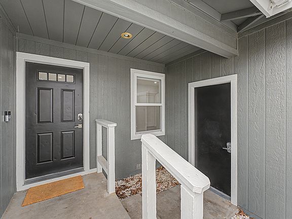 5th image of 701 Bowles Ln