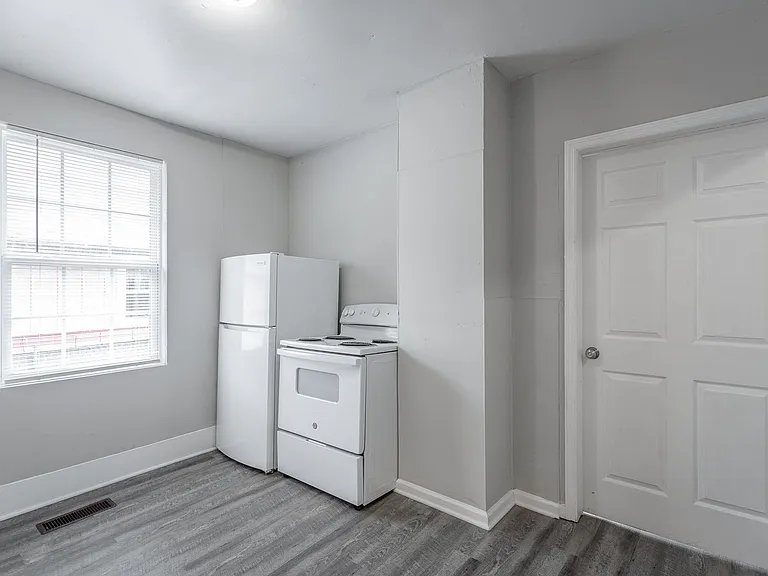1709 S Lyerly St — Photo 6