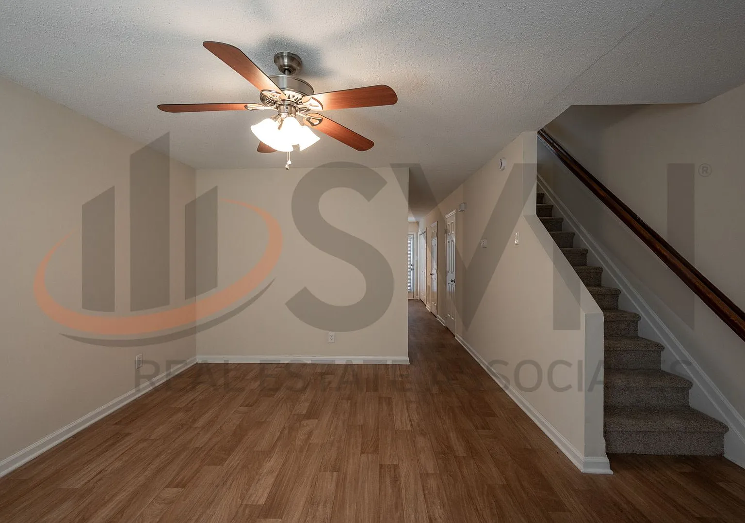 Cozy 2 BR, 1.5 BA Townhome In North Durham Crystal Pines Community — Photo 3
