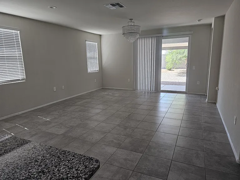35963 W San Alvarez Ave — Photo 7