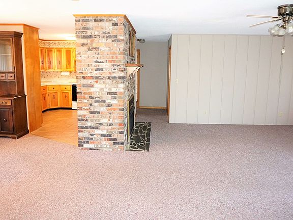 5th image of 112 Ford Ave