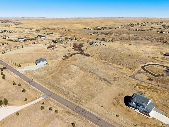 4th image of 2492 Sagebrush Street