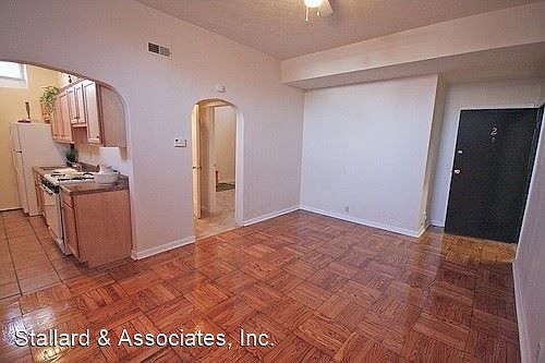3rd image of 3601 N Meridian St #8579089