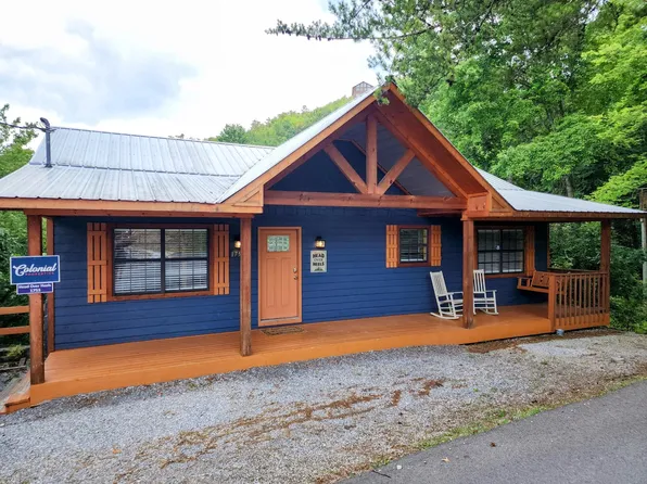 1753 Walker Trl, Pigeon Forge, TN 37876
