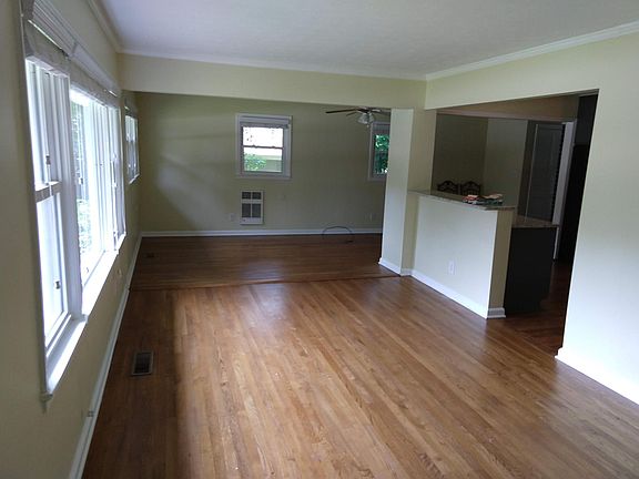 3rd image of 3236 Concord Cir SE