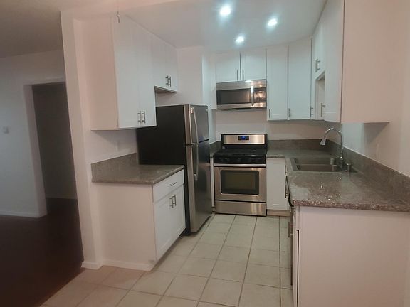 3rd image of 1933 S Sherbourne Dr APT 16