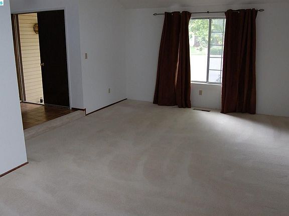 5th image of 1062 Westmont Ct