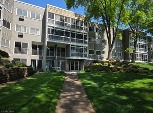 135 Viking Dr E APT 213, Little Canada, MN 55117