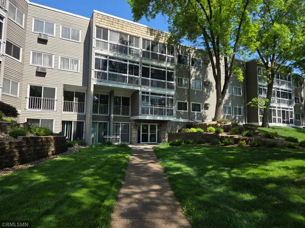 135 Viking Dr E APT 213, Little Canada, MN 55117
