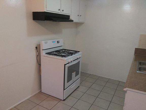 3rd image of 1017 W 95th St APT 6