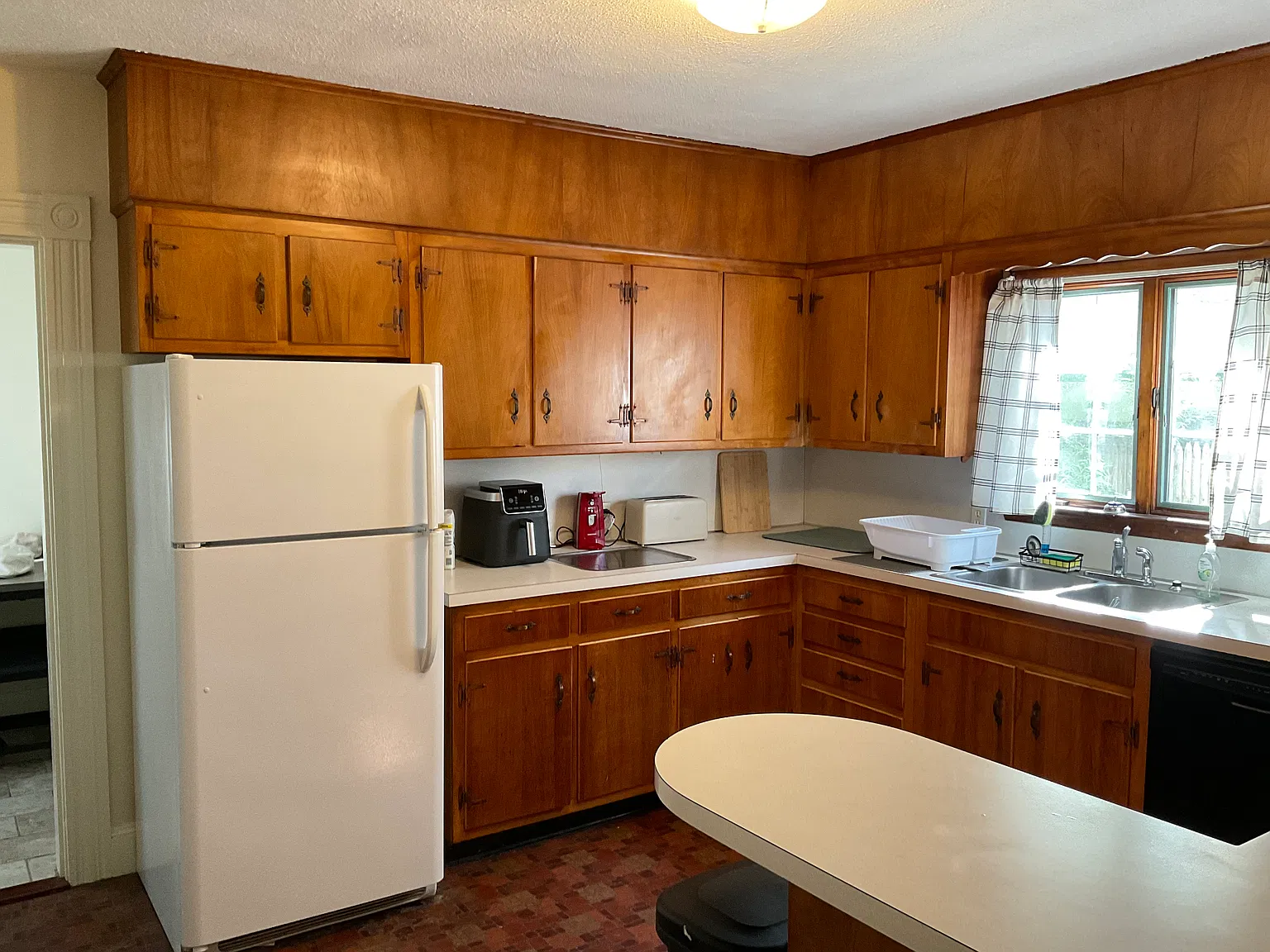 1 bed, 750 sqft, $2,100 — Photo 3