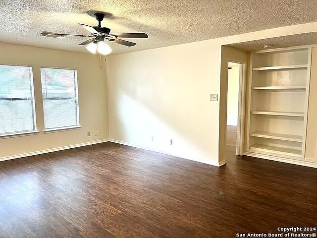 2921 Candleberry Dr — Photo 4