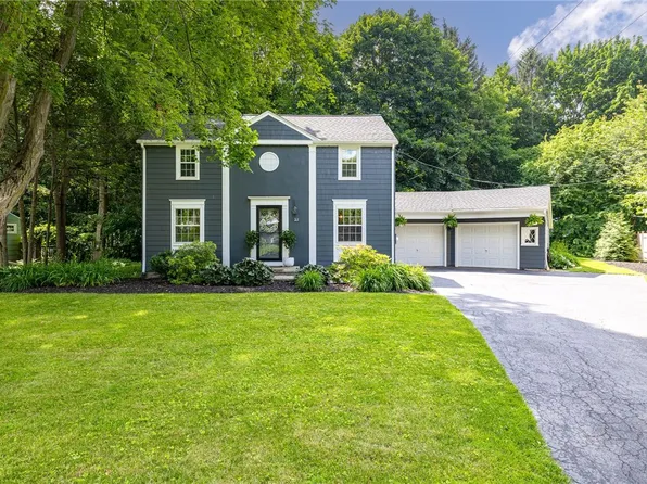 21 Stoneham Dr, Rochester, NY 14625