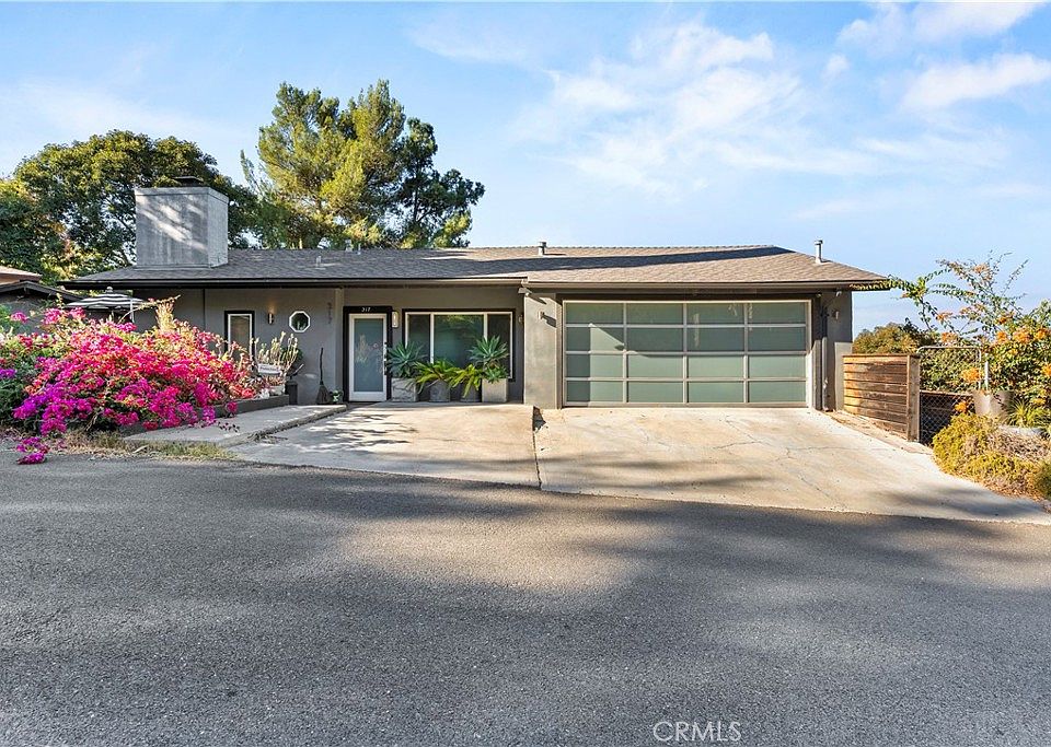1st image of 317 Redwood Dr
