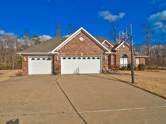 3rd image of 218 Marseille Dr