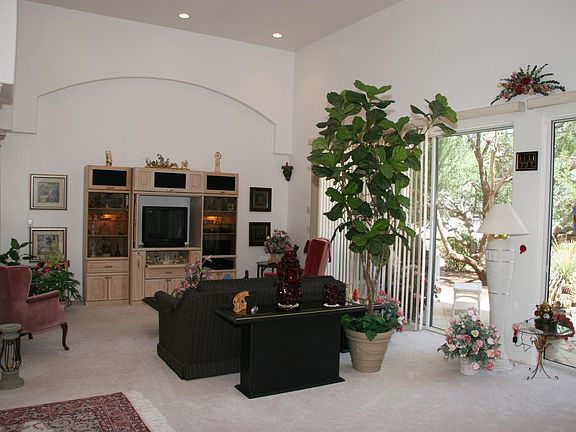3rd image of 10472 N 118TH Place