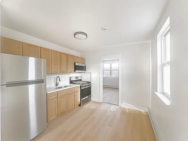 Fairfield Apartments — Photo 9