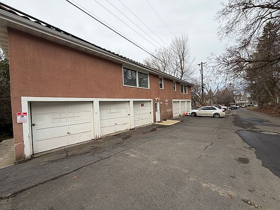 5th image of 921 S Monroe St APT 6