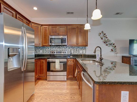 4th image of 2959 Emma Ln