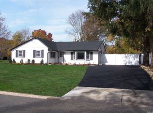 173 Montrose Dr, Pt Jefferson Station, NY 11776