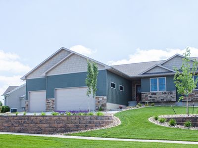 112 Sandahlwood Cir, Cedar Falls, IA, 50613