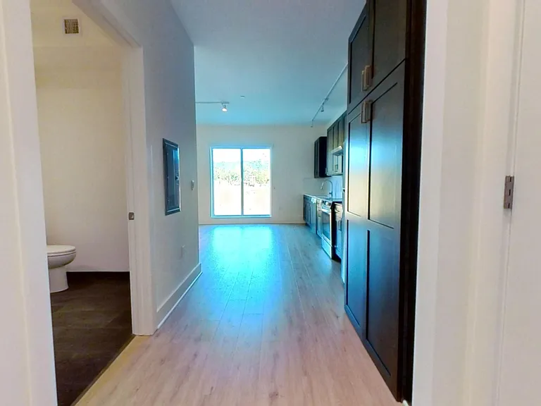 30 Edgewater Pl #309 — Photo 7