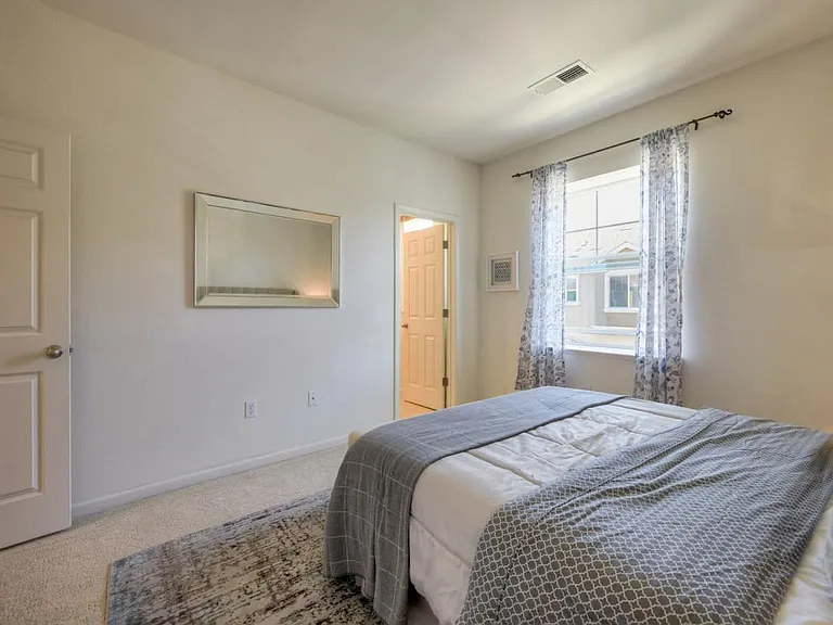2737 Lavender Ter — Photo 10