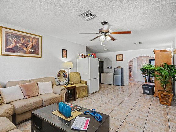 4th image of 1400 Cardinal Lane