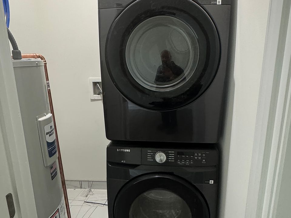 1st image of 3912 Aspen St #3